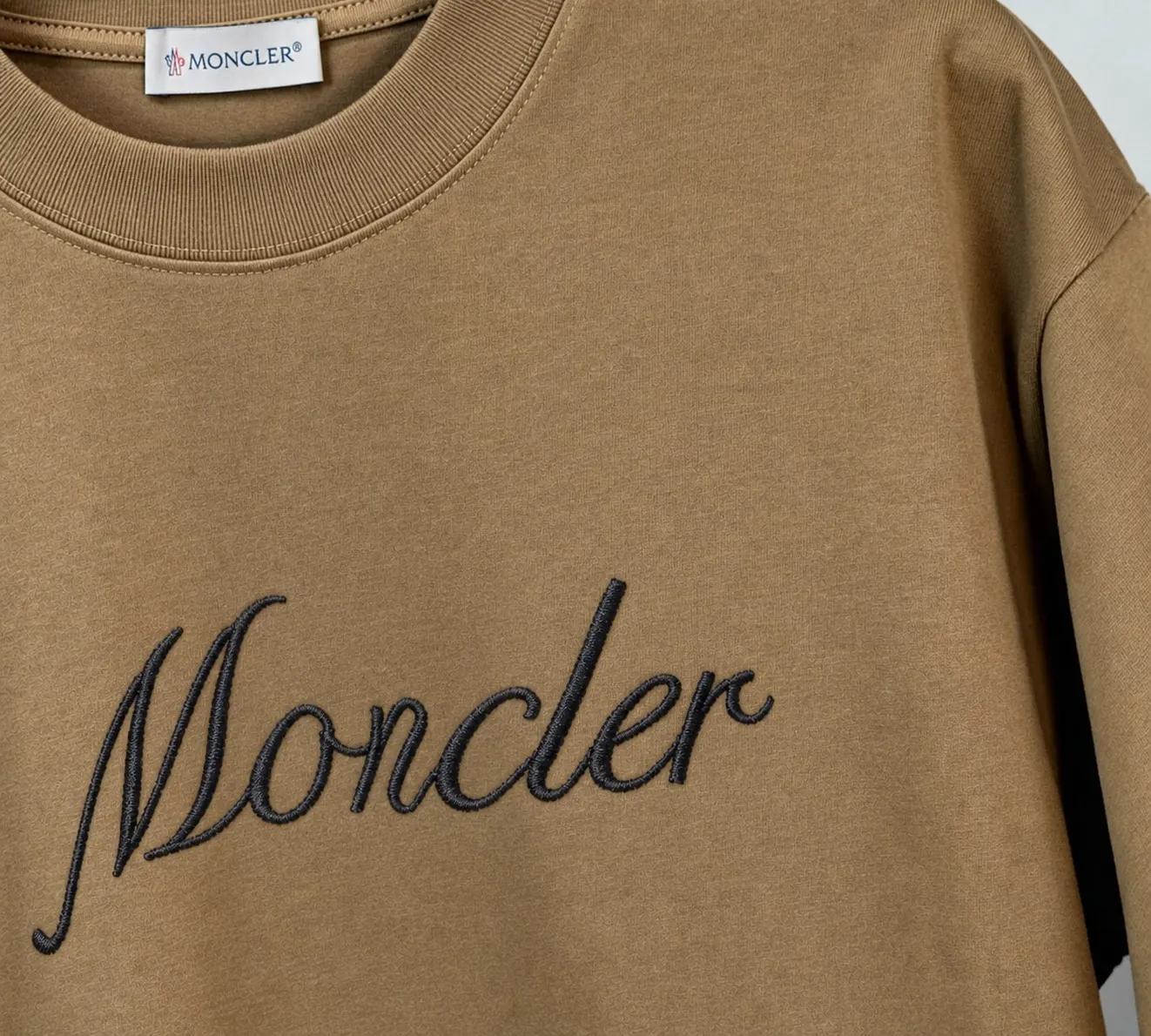 moncle～ 《 》7a tee ， Same Style ， : Black White Coffee Brown Size：S（90-130 ） M（125-150 ） L（135-165 ） XL（160-190 ） XXL（185-220 ）